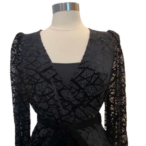 & Other Stories Velvet Burnout Wrap Blouse Size 8 - Picture 3 of 10